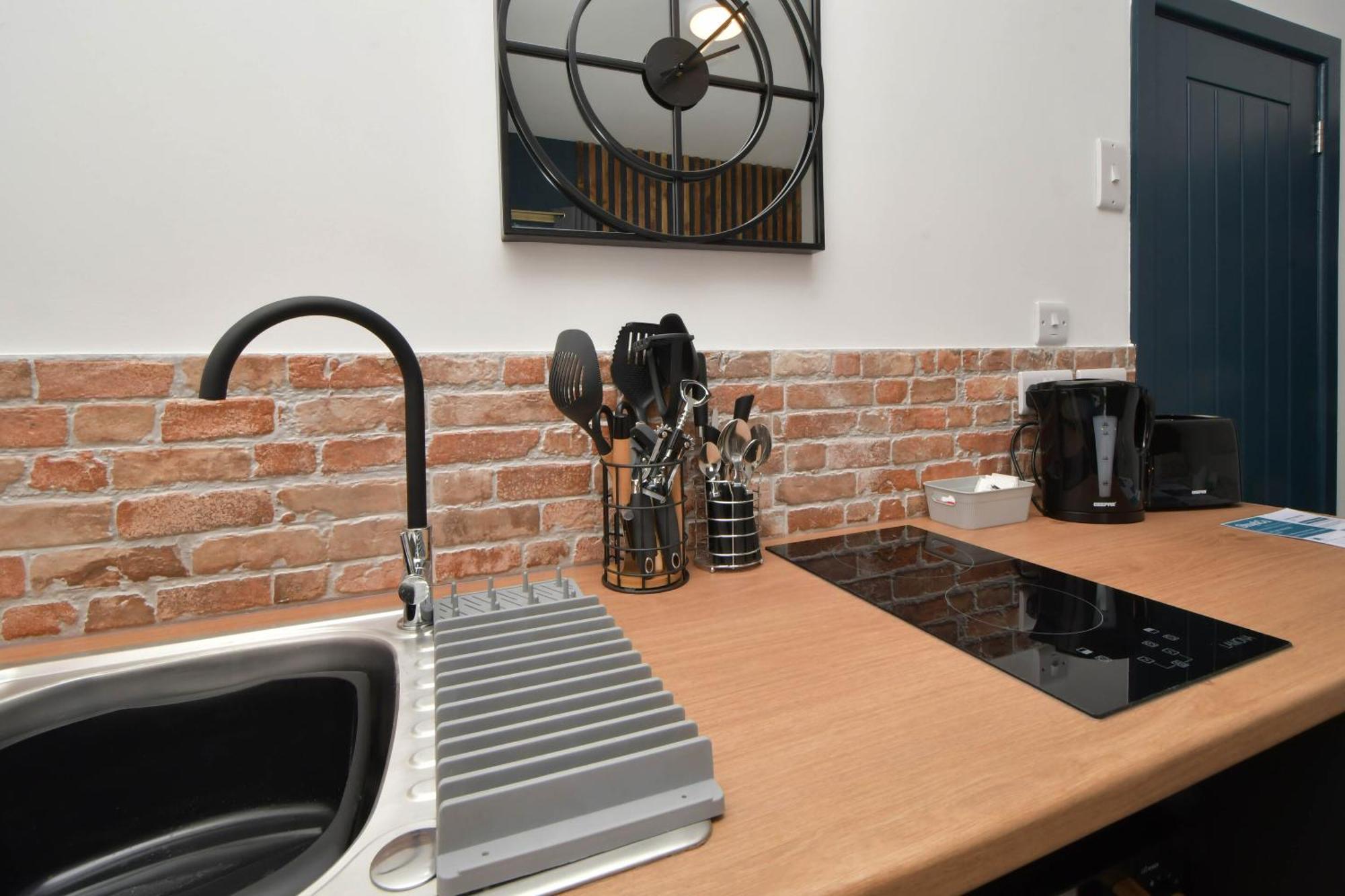 Stay At Shobnall Road Rooms And Studios Burton 外观 照片